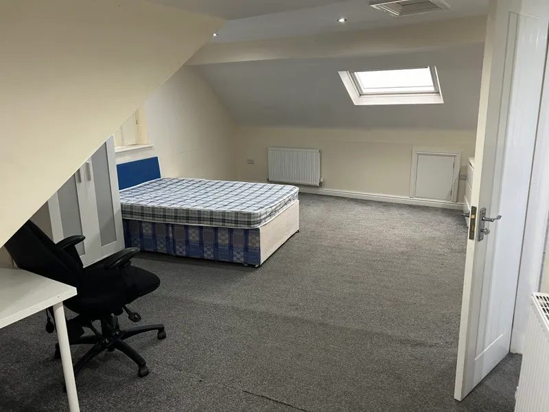 72 Derby Grove, NG7 1PF – 6-Bedroom En-suite Student House - Thumbnail 6